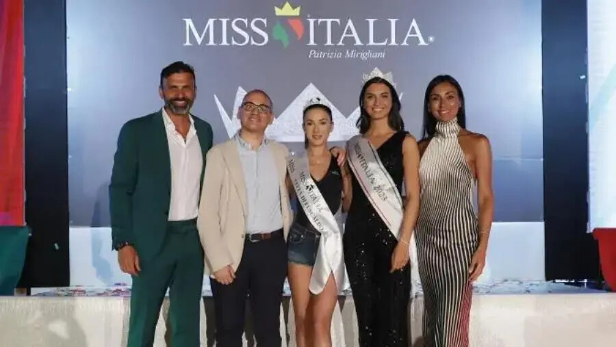 Miss Italia Calabria ha incoronato Miss città di Fuscaldo: è Teresa Alessandra Leone images Miss Italia Calabria ha incoronato Miss città di Fuscaldo: è Teresa Alessandra Leone