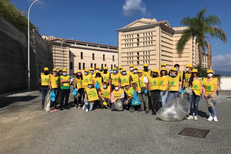 images Reggio. Ambiente, grande successo per l’iniziativa della Facoltà di Agraria UniRc "Qualcuno la raccoglierà! E se quel qualcuno fossi proprio tu?"