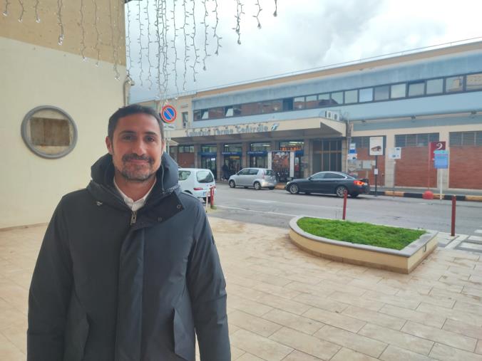 images Alecci: "Le stazioni della vergogna, a Milano la pista di pattinaggio e a Lamezia le barriere architettoniche"