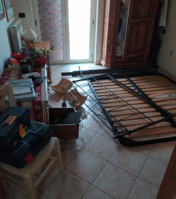 images Il Caso del giovane africano a Sellia Marina. "E' stato sempre trattato bene, ma non poteva distruggermi la casa". Parla il proprietario della casa