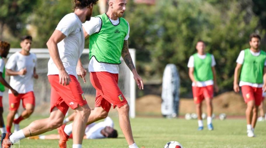 Us Catanzaro 1929, tattica e partitella al PoliGiovino. 752 gli abbonati del "Ceravolo" images Us Catanzaro 1929, tattica e partitella al PoliGiovino. 752 gli abbonati del "Ceravolo"