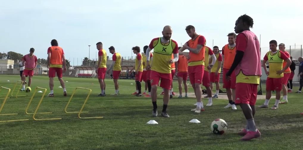 images Us Catanzaro 1929, seduta di lavoro in vista dell'amichevole col Sersale. Nei prossimi giorni squadra in ritiro fuori regione