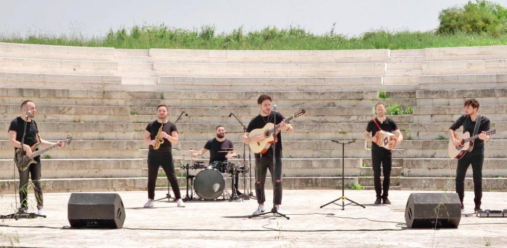 images Musica. “Vieni e balla”: un inno alla forza della natura nel nuovo video della band vibonese Amakorà  