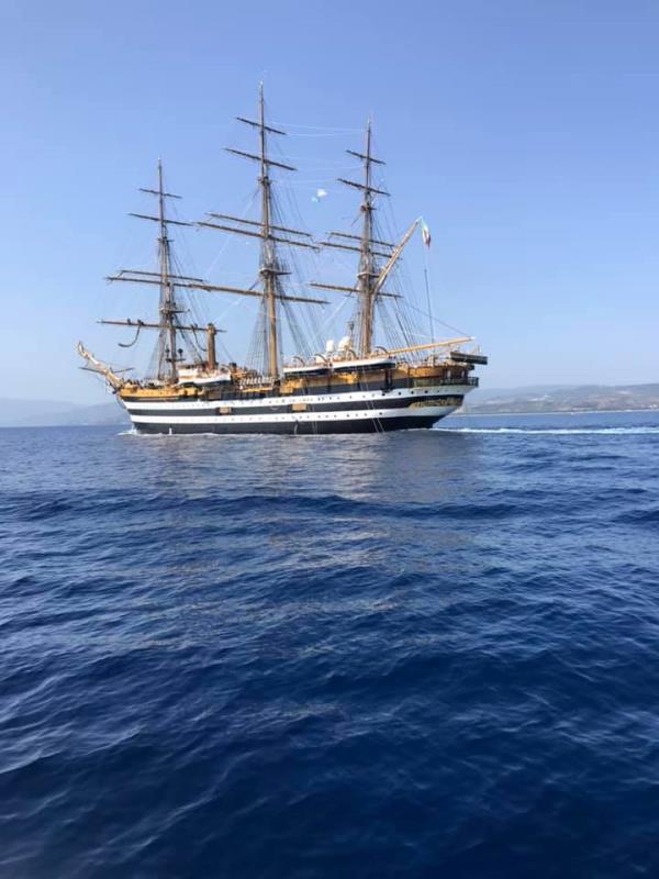 Catanzaro. La nave scuola 'Amerigo Vespucci' "omaggia" Lido: domani è attesa a Vibo images Catanzaro. La nave scuola 'Amerigo Vespucci' "omaggia" Lido: domani è attesa a Vibo