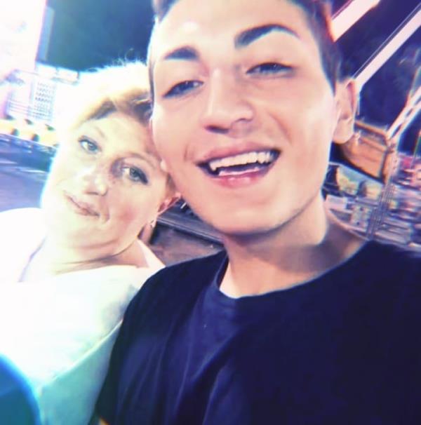 images Orlando suicida a 18 anni. La mamma da Soverato: "Voglio la verità, mio figlio non lo avrebbe mai fatto"