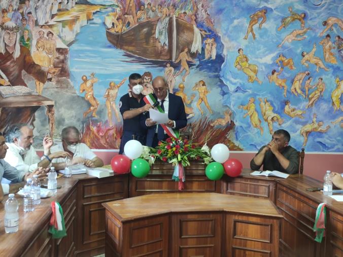 images Magisano, l'attacco della minoranza al sindaco Lostumbo: "La sua Giunta non rispetta la parità di genere"