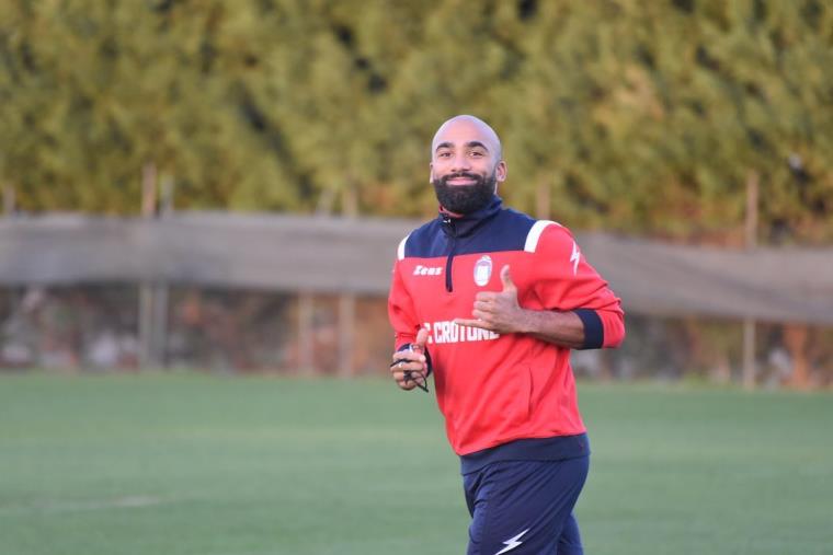 Crotone, Armenteros si gode il primo gol in rossoblù e punta al Pescara images Crotone, Armenteros si gode il primo gol in rossoblù e punta al Pescara