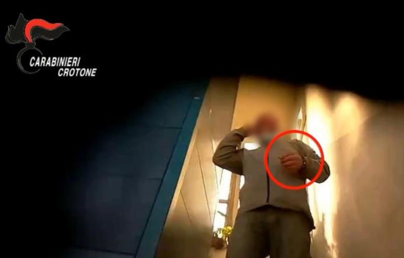 images Giro di droga a Crotone: quattro arresti 