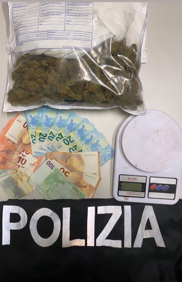 images Vibo Valentia, spaccio di droga: arrestate tre persone 