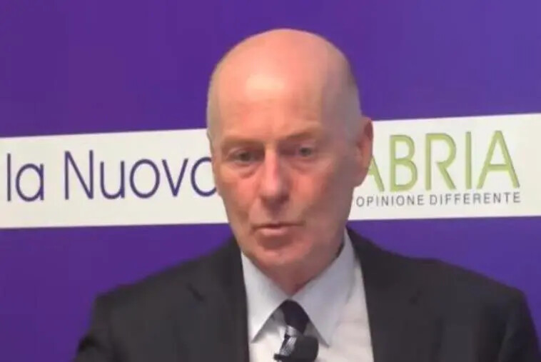 images Addio al prof Daniele, Pujia: "Esempio di eleganza ed equilibrio, lascia all’UMG un’importante eredità culturale"