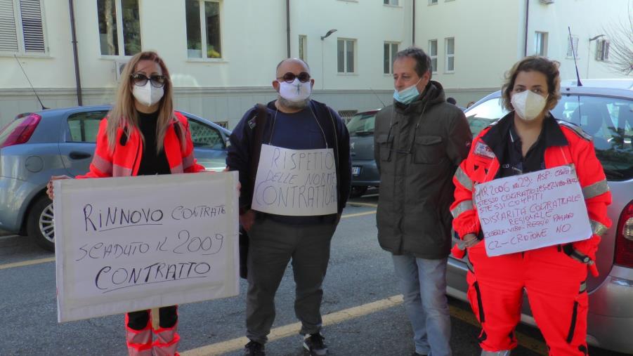 images Caos indennità 118 a Catanzaro. Gli operatori incontrano l'Asp 