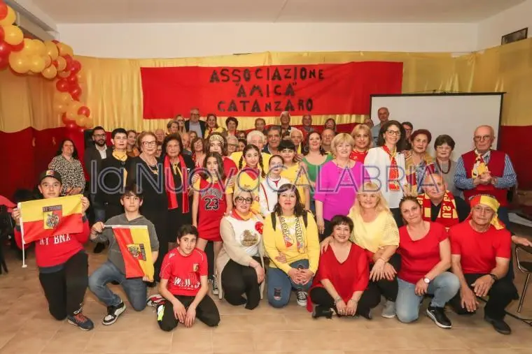 images L’Associazione ‘Amica’ di Pontegrande celebra squadra e dirigenza dell’Us Catanzaro 1929
