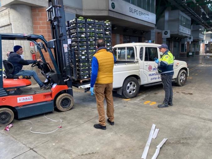 images Consegnati alla Protezione Civile comunale i prodotti di ortofrutta offerti dall’Ass. Ing. Ort. di Catanzaro