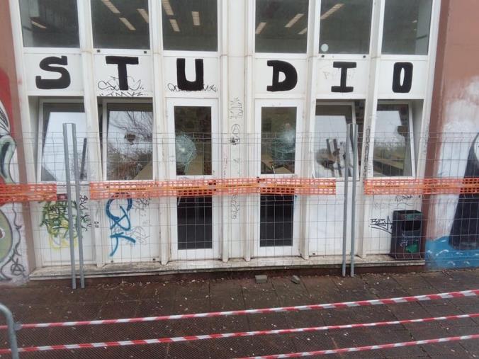 images Vandali in azione all'aula Studio Liberata dell'Unical, gli studenti: "Porteremo avanti l’autogestione"