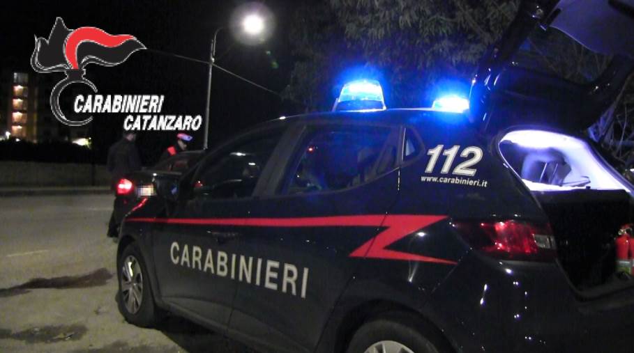 images Panico e follia a San Sostene, picchia il prete per derubarlo e scappa: arrestato  