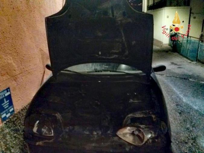 images Minacce e macchina bruciata all'ex assessore Mungo: iniziato il processo contro tre ambulanti di Catanzaro