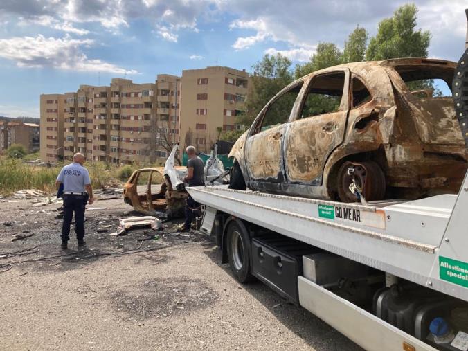 images Catanzaro, finalmente rimossi dalla Municipale oltre 30 veicoli abbandonati 
