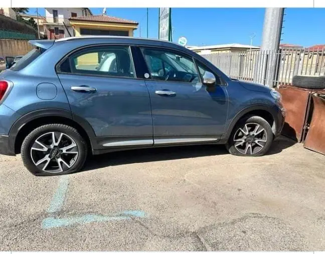 Squarciate le gomme dell'auto al dirigente del Comprensivo di Cariati images Squarciate le gomme dell'auto al dirigente del Comprensivo di Cariati