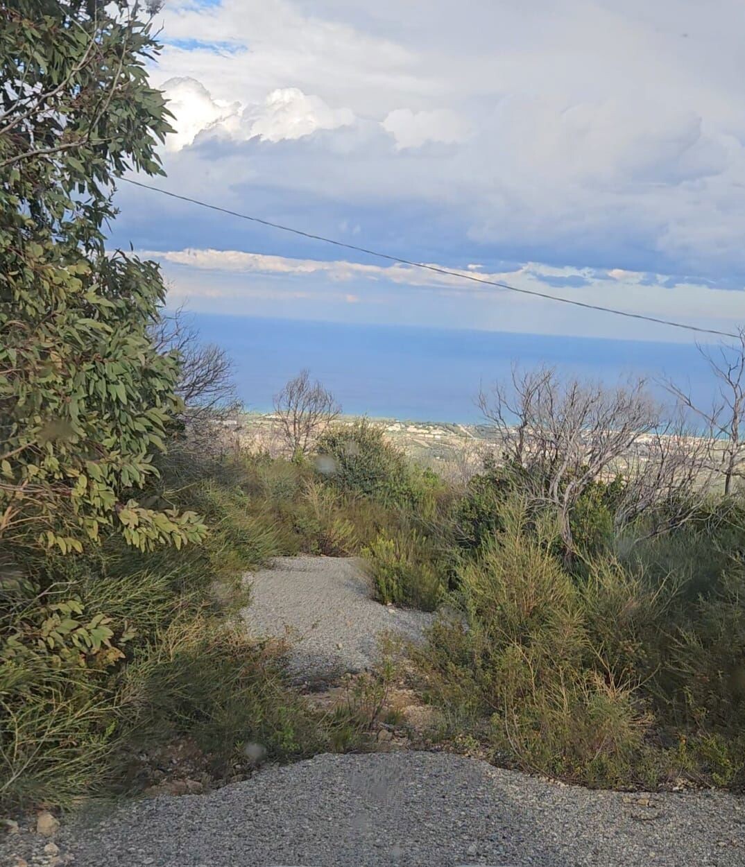 Ad Isca sullo Ionio strade dissestate e case a rischio isolamento: la segnalazione di un residente images Ad Isca sullo Ionio strade dissestate e case a rischio isolamento: la segnalazione di un residente