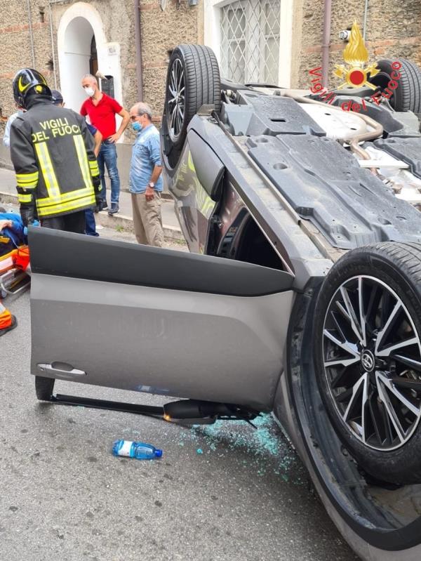 images Lamezia Terme, indicente stradale tra due autovetture: ferito uno dei conducenti