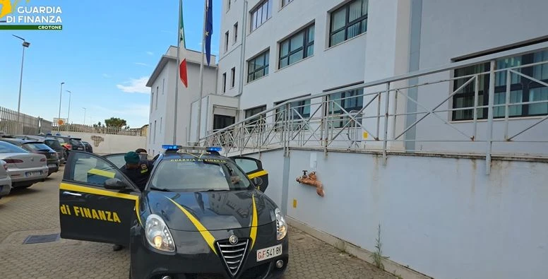 Crotone, presunta corruzione in appalti: soldi per funzionari Asp Crotone e per l'ospedale di Lamezia