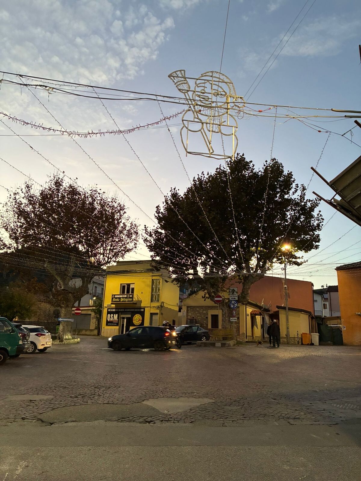 Catanzaro, il quartiere Santa Maria si prepara alle feste: sabato l'accensione delle luci natalizie images Catanzaro, il quartiere Santa Maria si prepara alle feste: sabato l'accensione delle luci natalizie