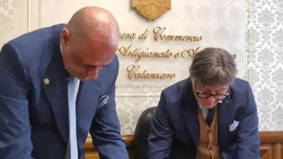 images Siglato a Catanzaro il protocollo d'intesa tra Fondazione Astrea e Camera di Commercio