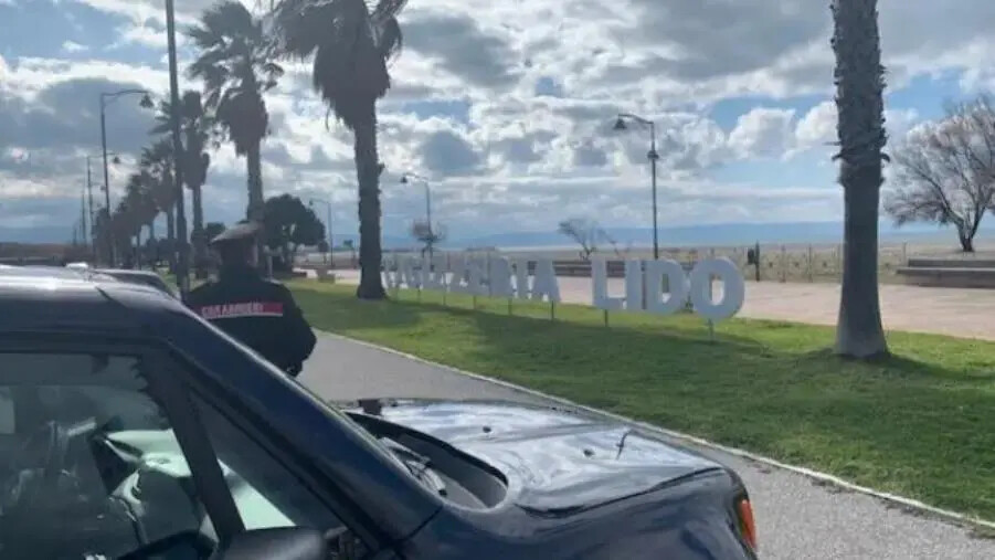 images Scarico illecito nel mare di Gizzeria, il Pd: "Che posizione ha il Comune?"