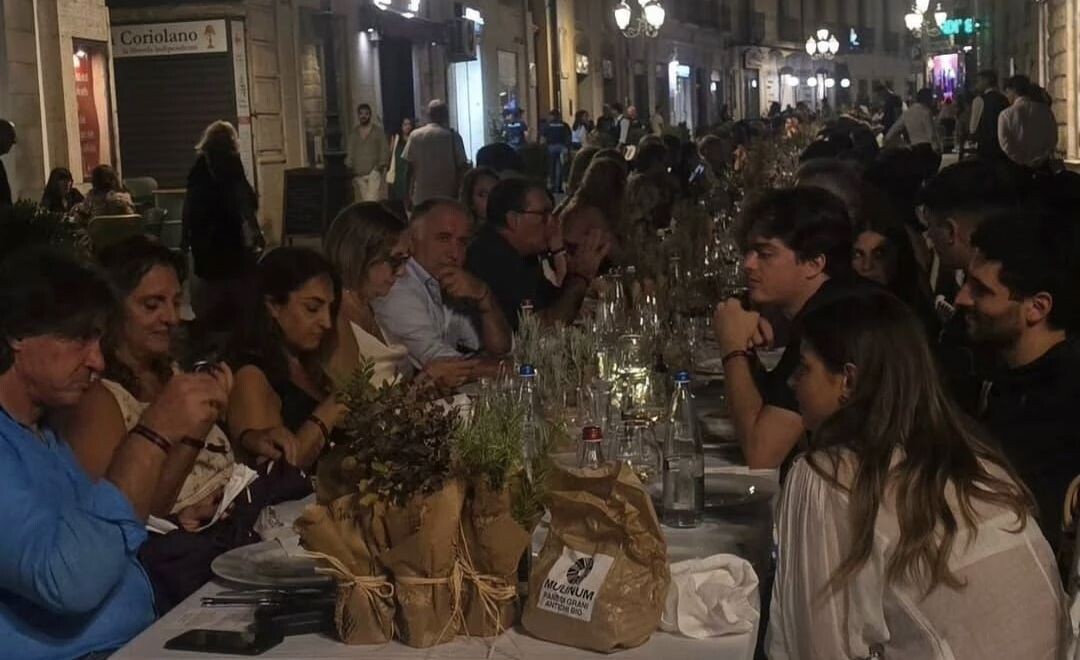images "La cena straordinaria", Catanzaro si ritrova nel cuore della città  