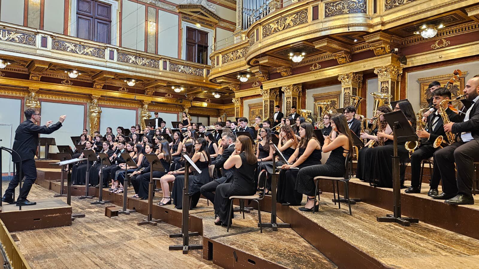 L’Orchestra Giovanile di Laureana di Borrello conquista il “Platinum Award” al World Orchestra Festival di Vienna images L’Orchestra Giovanile di Laureana di Borrello conquista il “Platinum Award” al World Orchestra Festival di Vienna
