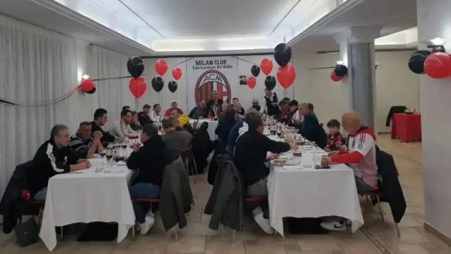 La passione rossonera in festa a San Lorenzo del Vallo per la vittoria della Supercoppa Italiana images La passione rossonera in festa a San Lorenzo del Vallo per la vittoria della Supercoppa Italiana