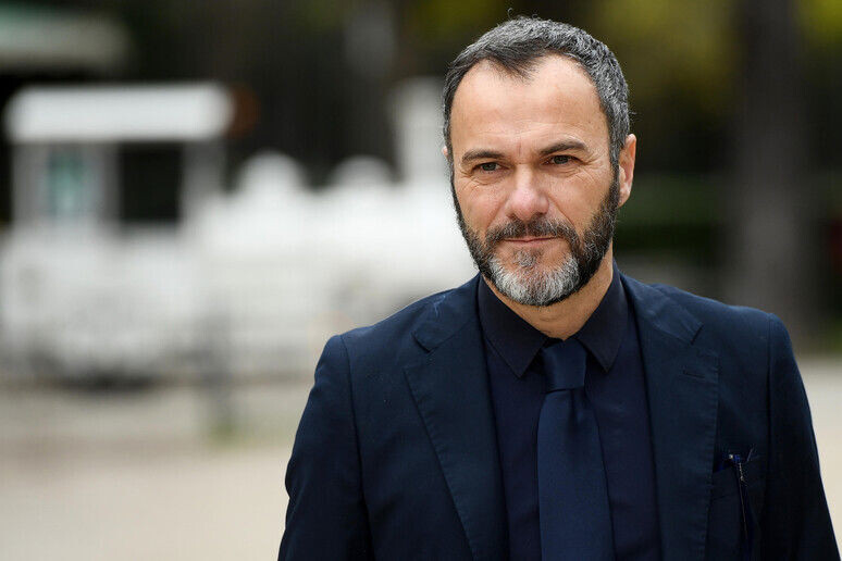 images AMA Calabria, a Lamezia Terme Massimiliano Gallo con ““Malinconico – Moderatamente felice”