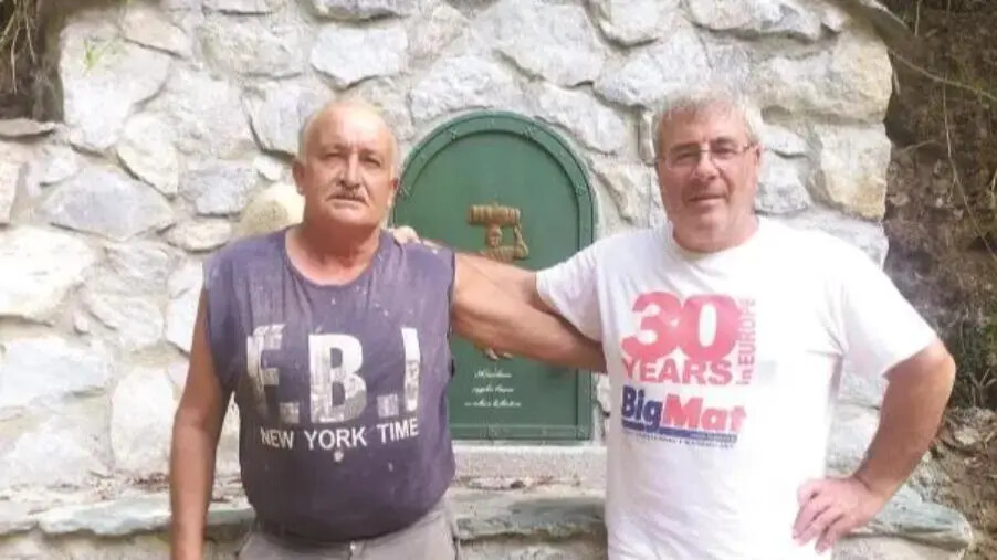 Petrizzi, riqualificata la sorgente in località “Fracciopudu”: piena sinergia tra Comune e cittadini images Petrizzi, riqualificata la sorgente in località “Fracciopudu”: piena sinergia tra Comune e cittadini