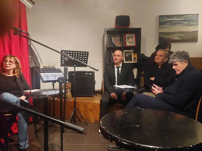 images Tappa romana per Antonino Mento: le sue "Assonanze e dissonanze" al Lettere Caffè di Trastevere
