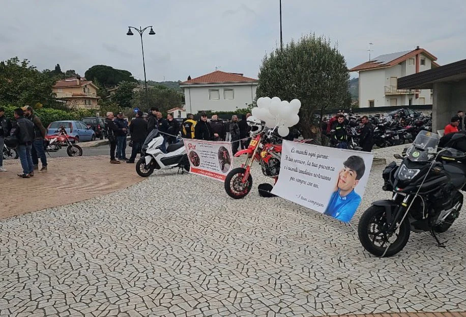 Catanzaro, il rombo di motori dedicato a Christian: il giovane deceduto lo scorso anno a 20 anni