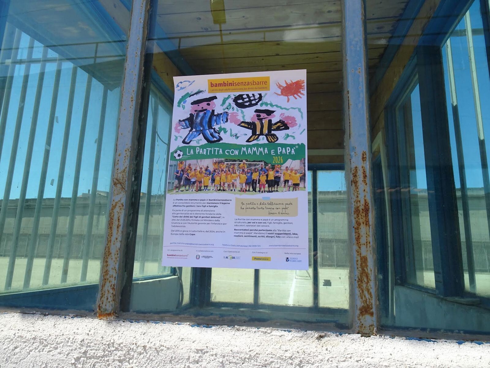 “La partita con mamma e papà” nel Carcere di Catanzaro 40 bambini in campo con i papà detenuti images “La partita con mamma e papà” nel Carcere di Catanzaro 40 bambini in campo con i papà detenuti