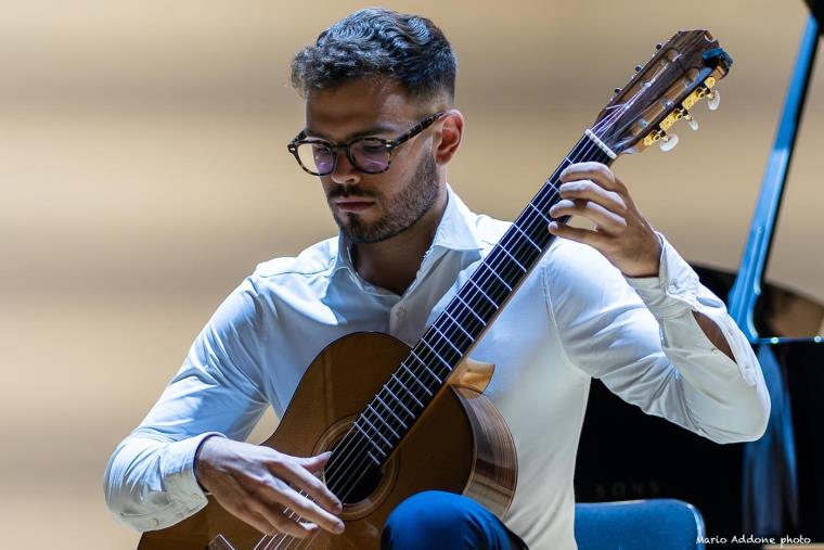 Recital del chitarrista Vincenzo Caiafa
alla sala Mahler di Trebisacce images Recital del chitarrista Vincenzo Caiafa
alla sala Mahler di Trebisacce