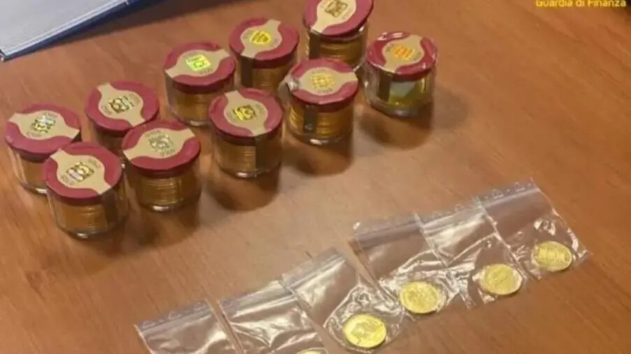 images Cosenza, truffe ai danni dello stato e autoriciclaggio: tre arresti