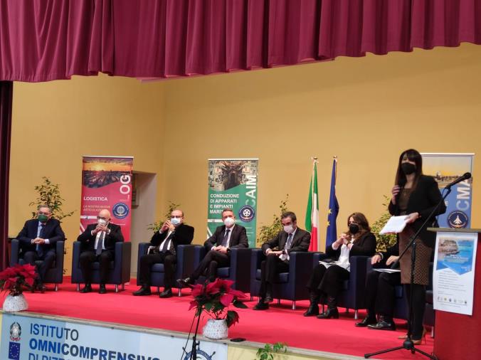 images Convegno sul mare a Pizzo, Pappaterra: "Arpacal impegnata su più fronti e pronta a collaborare"