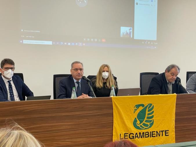 images Ecoforum Legambiente, Pappatera (Arpacal): "Un terzo dei comuni calabresi non comunica i dati sui rifiuti"