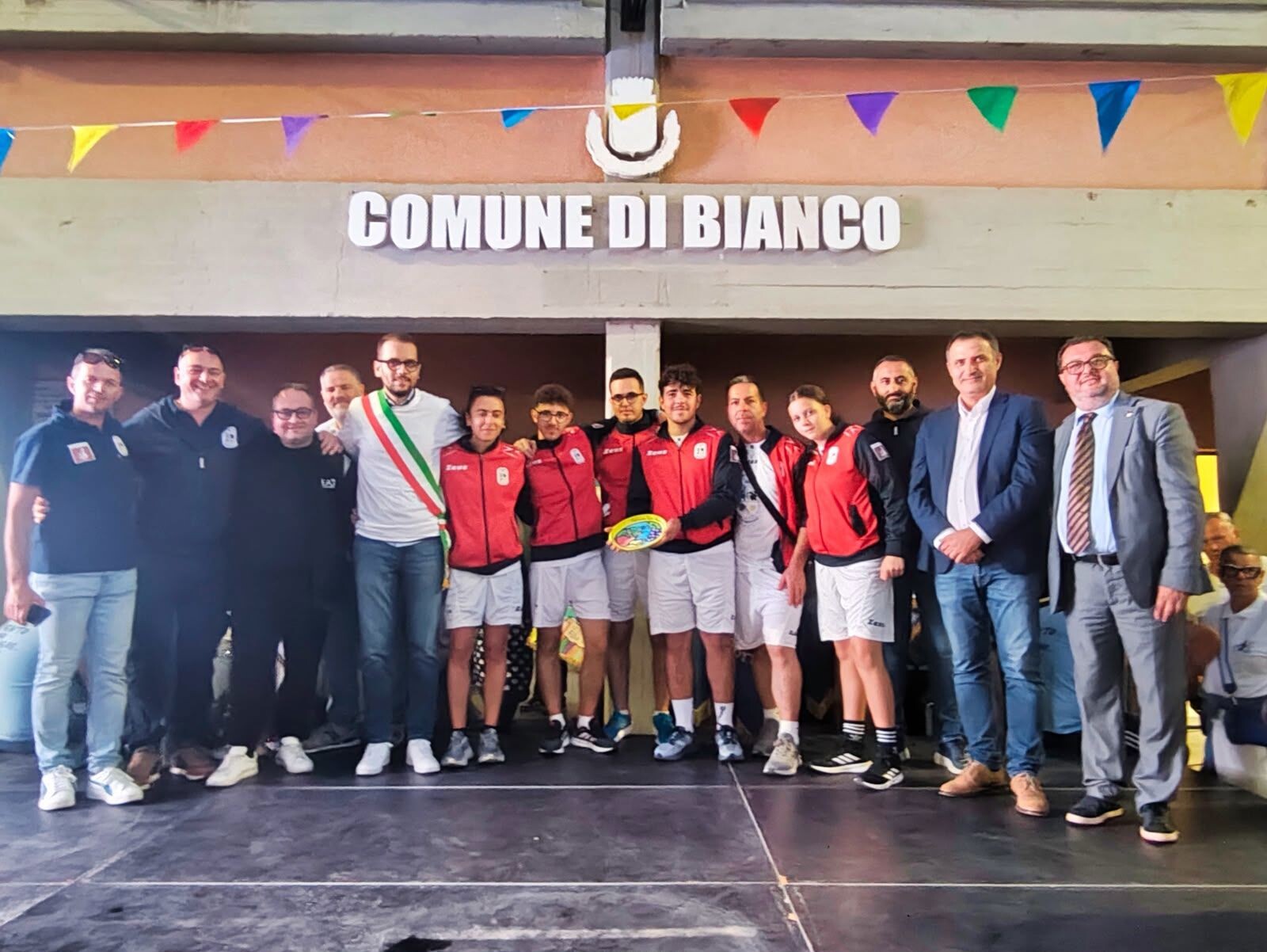 images Mormanno tra le migliori d'Italia: orgoglio, passione e squadra al Palio delle Botti a Bianco