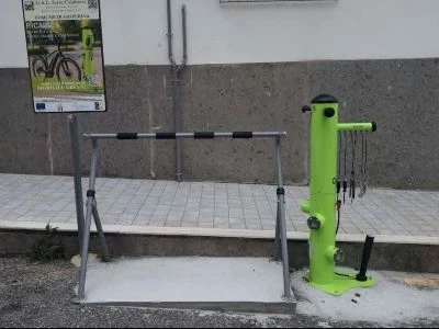 Nuova colonnina di ricarica per e-bike a Gasperina: un passo verso la mobilità sostenibile