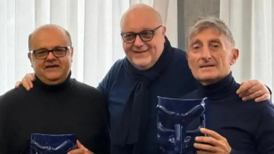 images Lamezia, la maschera di "Vacantiandu" al procuratore Curcio e al presidente del Tribunale Garofalo