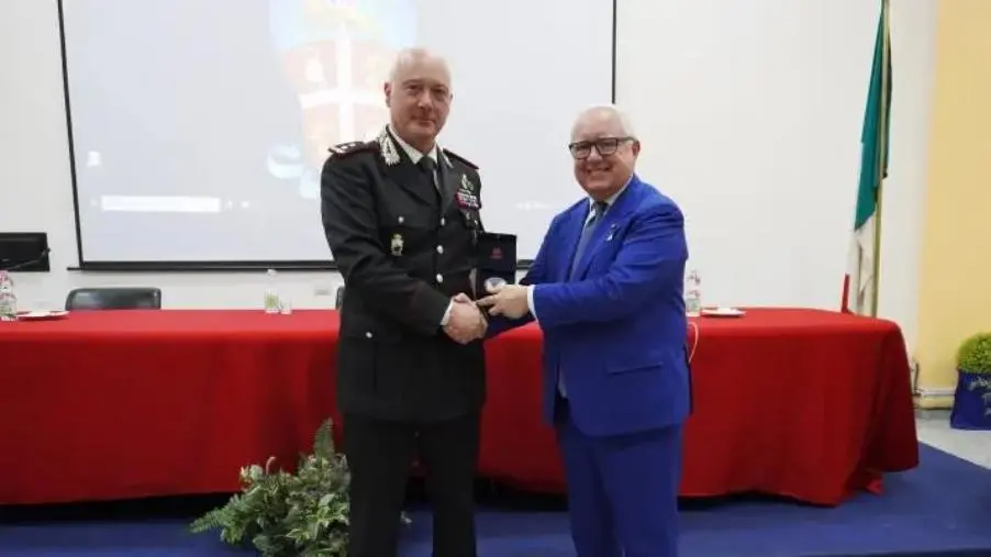 images Catanzaro, i carabinieri incontrano un esperto di intelligence e strategia internazionale