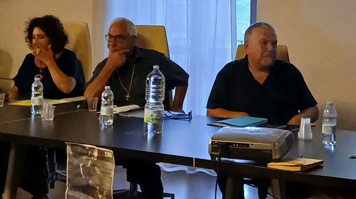 San Floro, a Palazzo Pugliese un convegno sul fenomeno confraternale tra devozione, carità e storia