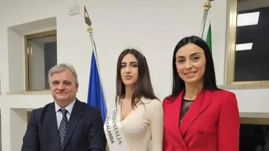 Grande festa a Montepaone per celebrare Claudia Celi, Miss Calabria 2024 images Grande festa a Montepaone per celebrare Claudia Celi, Miss Calabria 2024