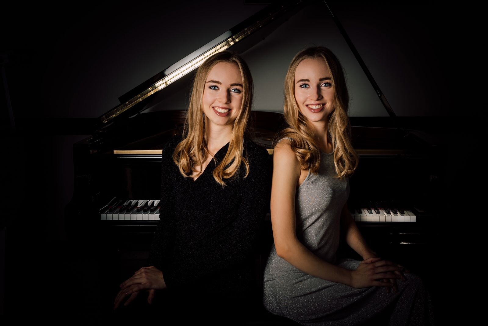Giovani talenti musicali italiani nel mondo, il Duo pianistico Eleonora e Beatrice Dallagnese in concerto a Vibo images Giovani talenti musicali italiani nel mondo, il Duo pianistico Eleonora e Beatrice Dallagnese in concerto a Vibo