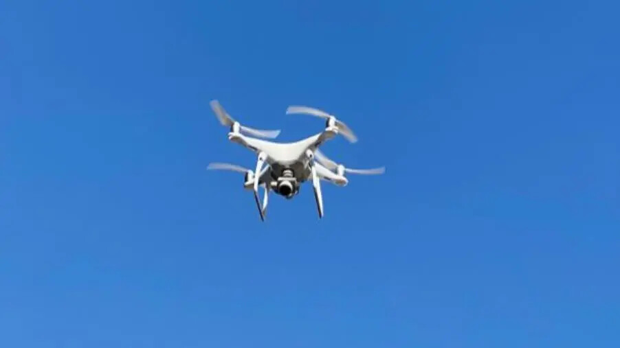 Sorpreso dal drone mentre occulta la droga in un cespuglio: arrestato spacciatore nel Vibonese images Sorpreso dal drone mentre occulta la droga in un cespuglio: arrestato spacciatore nel Vibonese