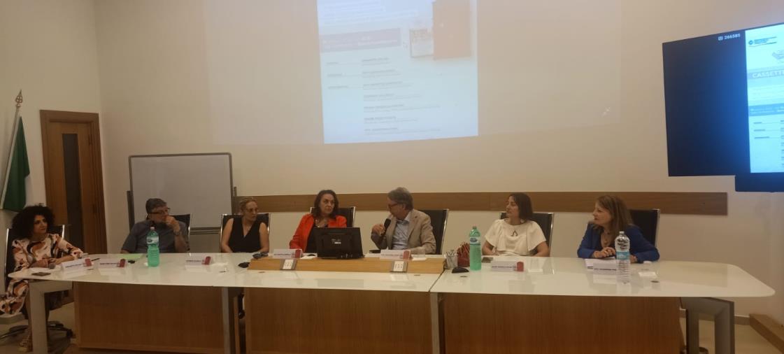 images Cassette rosse in BCC, a Montepaone un'iniziativa per la prevenzione e il contrasto della violenza sulle donne