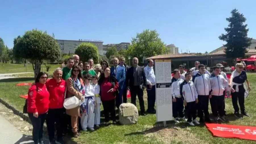 images Catanzaro, posata al Parco della biodiversità la prima pietra d’inciampo per gli Atleti special olympics